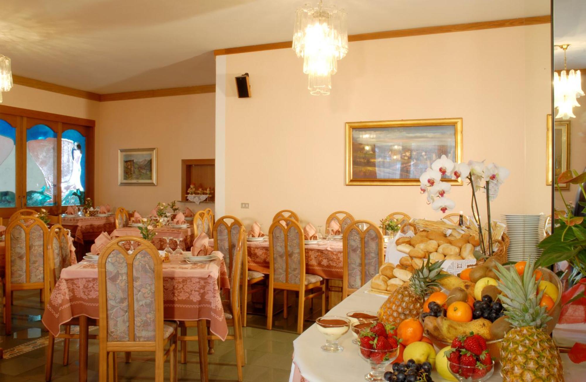 Hotel Sass Maor Fiera Di Primiero Ngoại thất bức ảnh