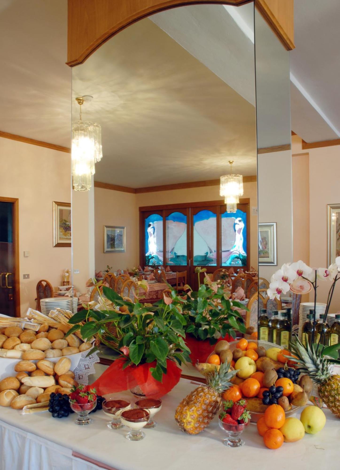 Hotel Sass Maor Fiera Di Primiero Ngoại thất bức ảnh
